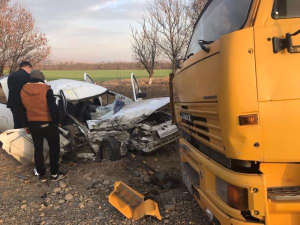 На трассе «Подъезд к городу Черкесску» в аварии погибла 3-летняя девочка